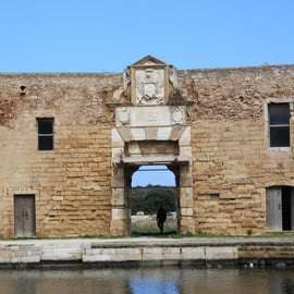 Brindisi: Castello Alfonsino Transfer + Eintrittskarte + Audioguide Brindisi