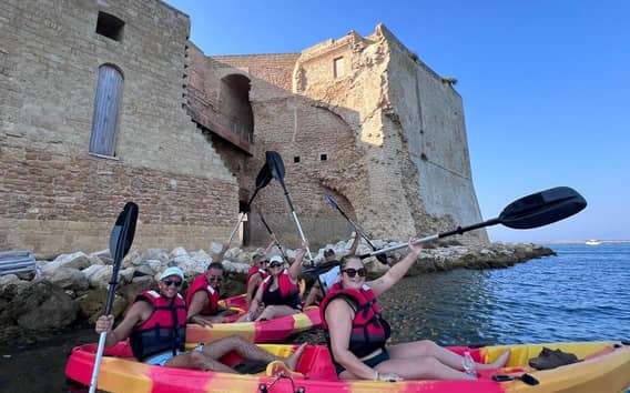 Brindisi: Geführte Kajaktour mit Schnorcheloption