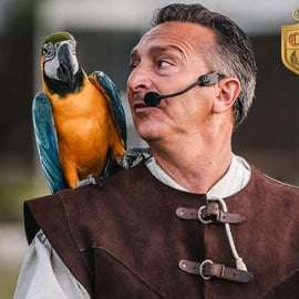 Breakfast with parrots at Masseria Mazzetta with wildlife park
