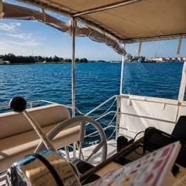 Brindisi: Panoramatour durch den Hafen mit dem Katamaran