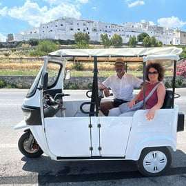 Visite privée en tuk-tuk du centre historique d'Ostuni