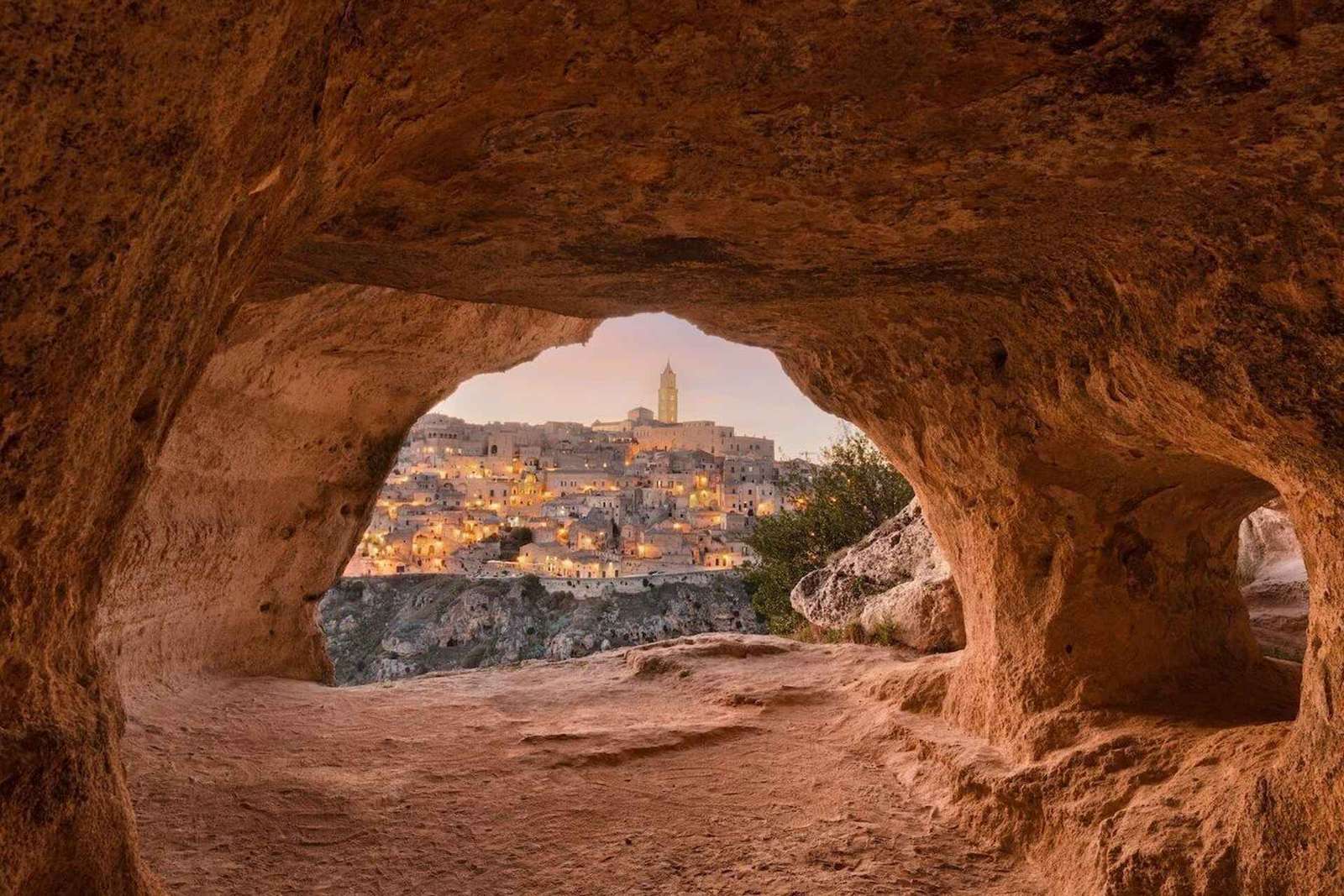 From Brindisi/Lecce: Matera's UNESCO Treasures Day Trip