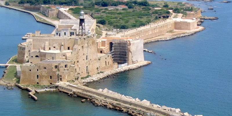 Castle Alfonsino-Aragonese