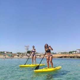 Brindisi: 2 Stunden Kajak oder Stand Up Paddle mieten