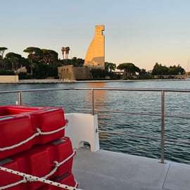 Brindisi: Panoramatour durch den Hafen mit dem Katamaran