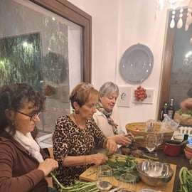 Cooking class: learn "Spaghetti all'assassina" in the countryside in Ostuni