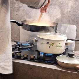 Cooking class: learn "Spaghetti all'assassina" in the countryside in Ostuni