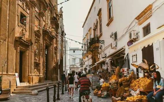 From Ostuni: Alberobello & Locorotondo with Apulian Aperitif
