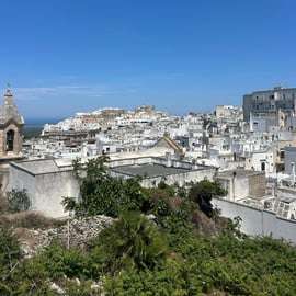 Ostuni : visite privée en tuk-tuk avec apéritif